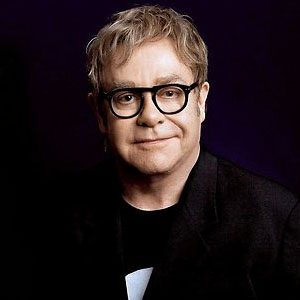 Elton John et sa nouvelle coiffure