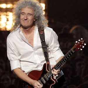Brian May et sa nouvelle coiffure