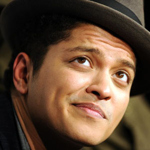 Bruno Mars et sa nouvelle coiffure