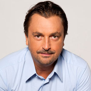 Henri Leconte et sa nouvelle coiffure