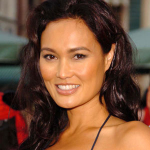 Tia Carrere et sa nouvelle coiffure