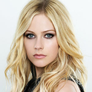 Avril Lavigne et sa nouvelle coiffure