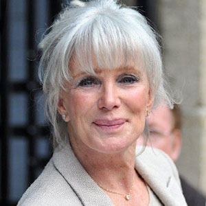 Linda Evans et sa nouvelle coiffure