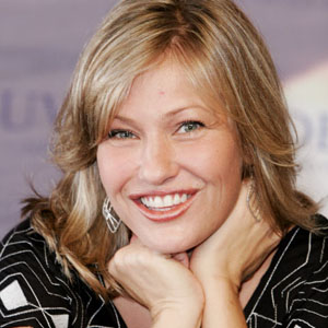 Joey Lauren Adams et sa nouvelle coiffure