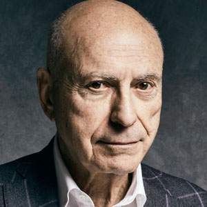 Alan Arkin et sa nouvelle coiffure