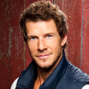 Eric Mabius et sa nouvelle coiffure