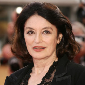 Anouk Aimée et sa nouvelle coiffure