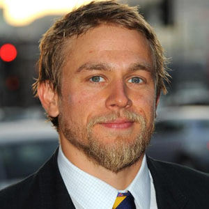 Charlie Hunnam et sa nouvelle coiffure