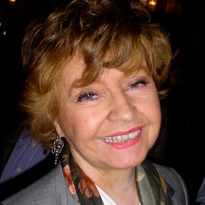 Prunella Scales et sa nouvelle coiffure