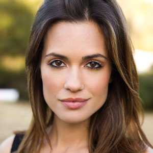 Torrey DeVitto et sa nouvelle coiffure