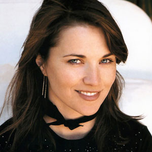 Lucy Lawless Haircut