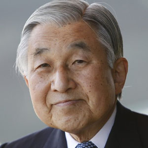 Akihito et sa nouvelle coiffure