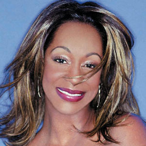 Regina Belle et sa nouvelle coiffure