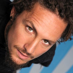 John Butler et sa nouvelle coiffure