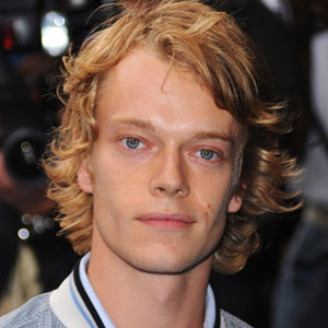 Alfie Allen et sa nouvelle coiffure