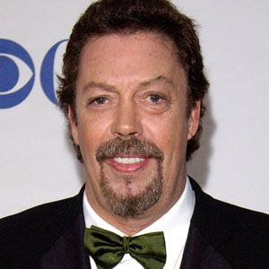 Tim Curry et sa nouvelle coiffure