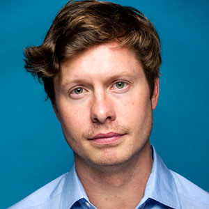 Anders Holm et sa nouvelle coiffure