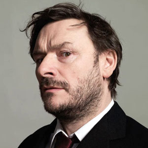 Julian Barratt et sa nouvelle coiffure