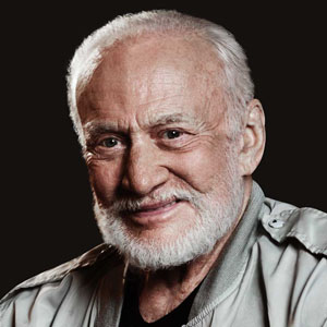 Buzz Aldrin et sa nouvelle coiffure