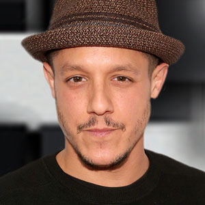 Theo Rossi et sa nouvelle coiffure