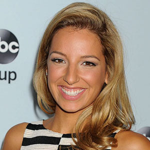 Vanessa Lengies et sa nouvelle coiffure