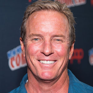 Linden Ashby et sa nouvelle coiffure