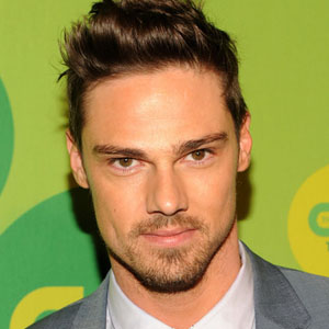 Jay Ryan et sa nouvelle coiffure